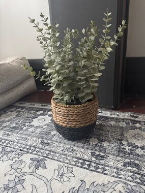 Woven Two-Tone Faux Plant Decor